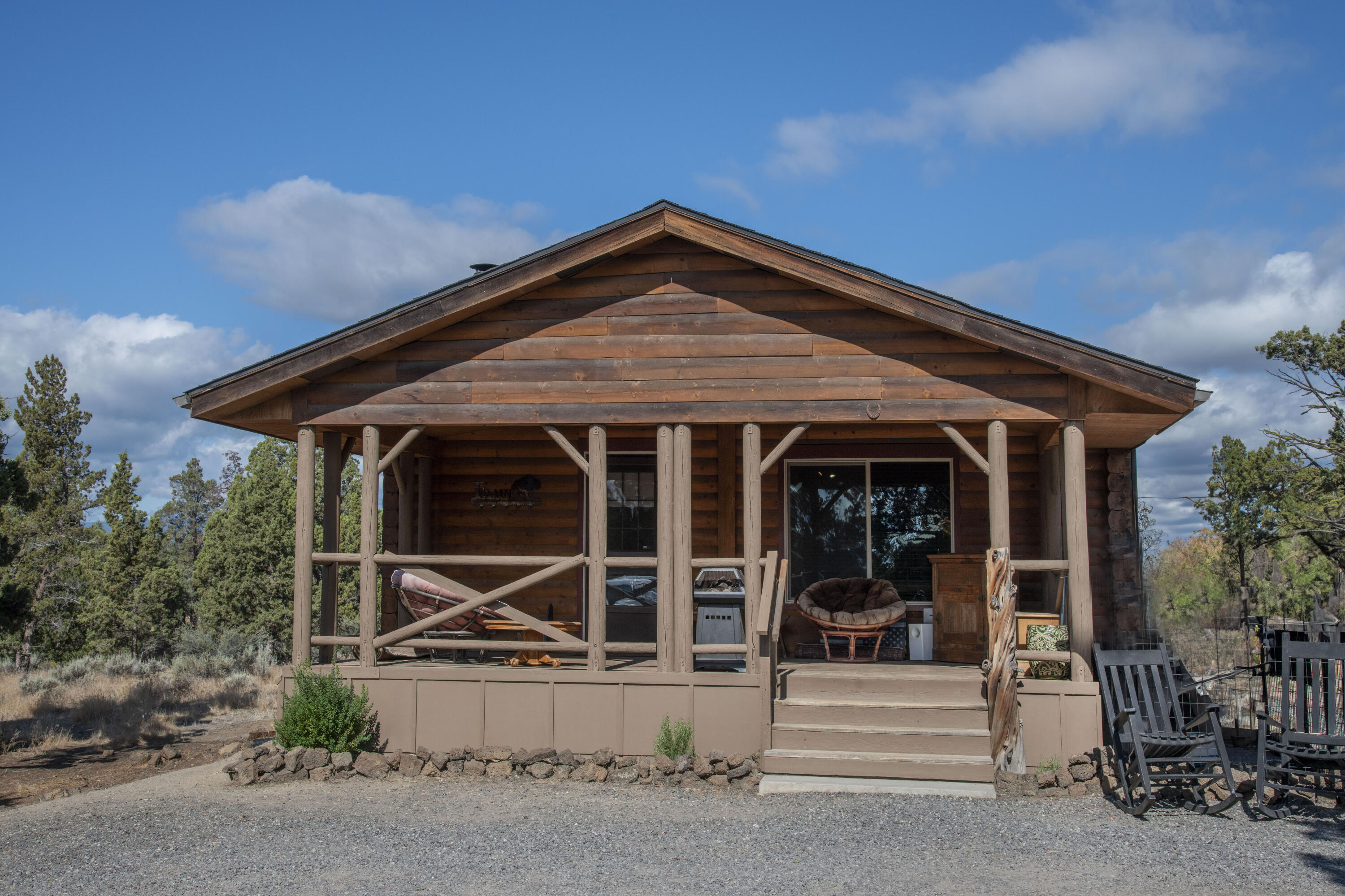 64401 Deschutes Market Road Bend, OR 97701 - Photo 4 of 37 64401 Deschutes Market Rd - 4