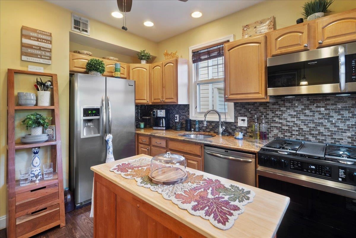 252 Grace Avenue Secaucus, NJ 07094 - Photo 16 of 39
