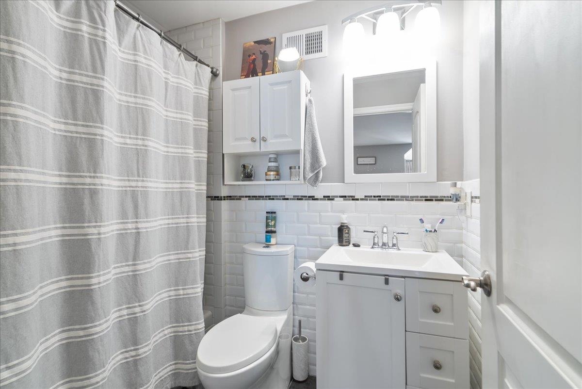 252 Grace Avenue Secaucus, NJ 07094 - Photo 21 of 39