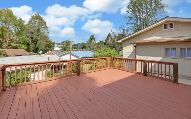 a view of a house with a big yard