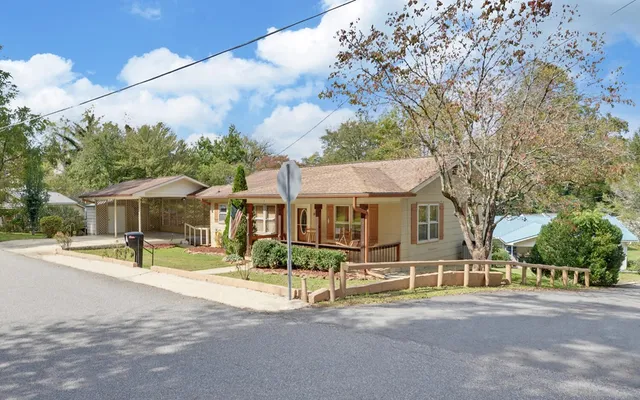 $298,500 | 77 East Avenue, Murphy, NC 28906