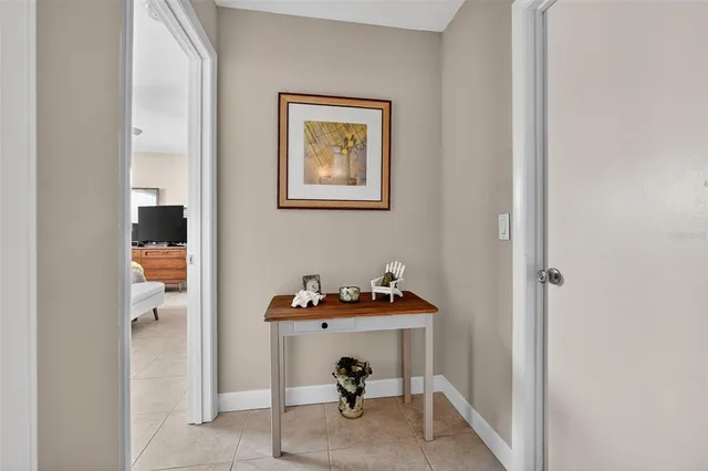 a view of entryway with workspace