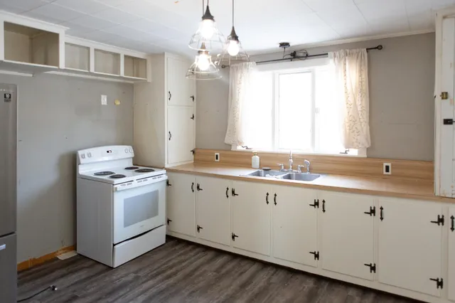 $139,900 | 71 Franklin Avenue, Houlton, ME 04730