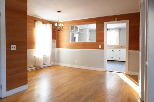 $129,900 | 71 Franklin Avenue, Houlton, ME 04730