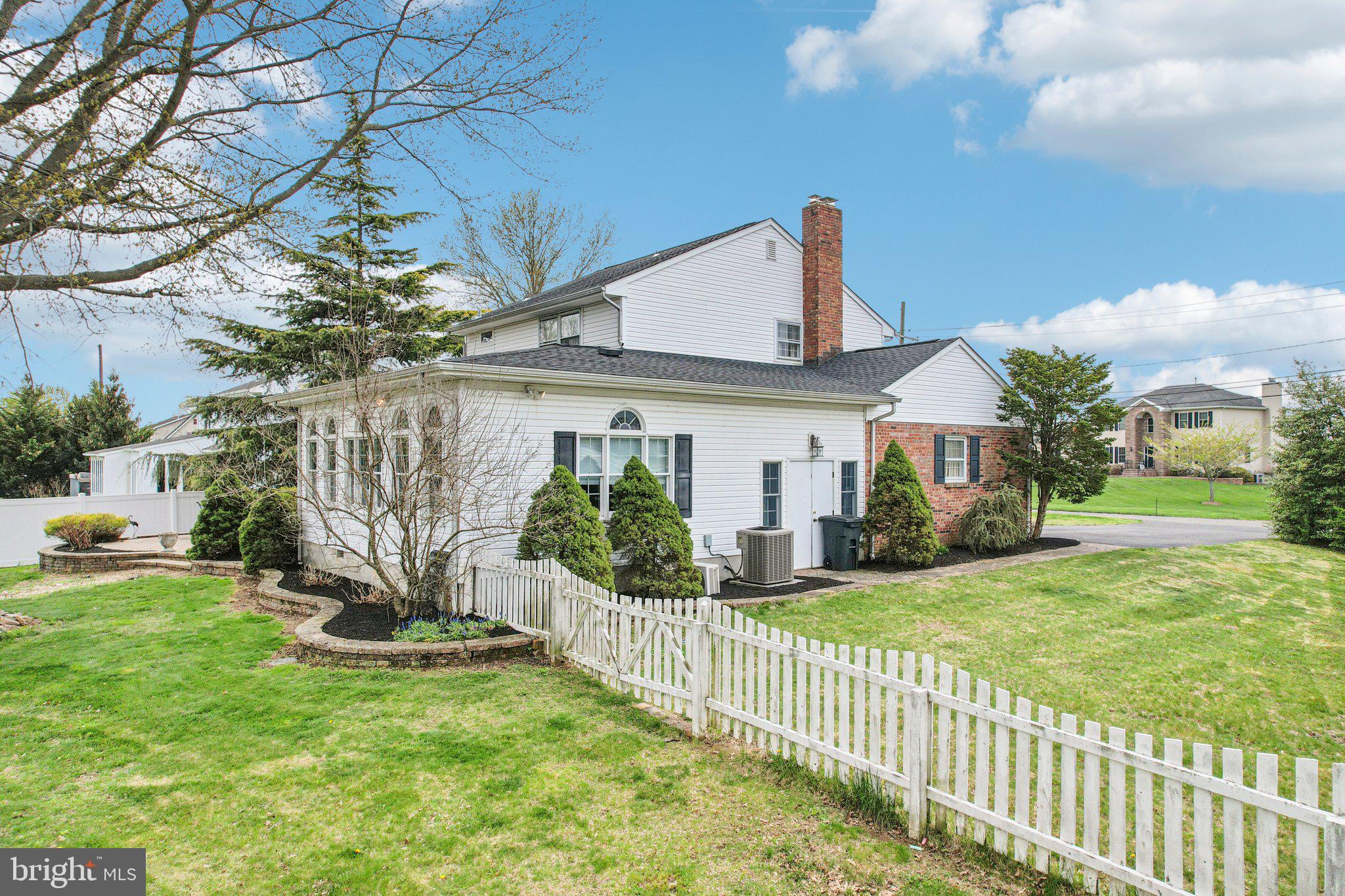25618 Mt Pleasant Road Columbus, NJ 08022 - Photo 57 of 61 a view of a house with backyard and porch