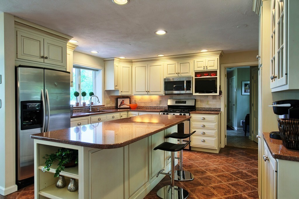 4 Fieldstone Way Haverhill, MA 01830 - Photo 15 of 30 Gallery Image 15