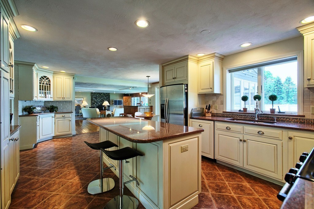 4 Fieldstone Way Haverhill, MA 01830 - Photo 16 of 30 Gallery Image 16