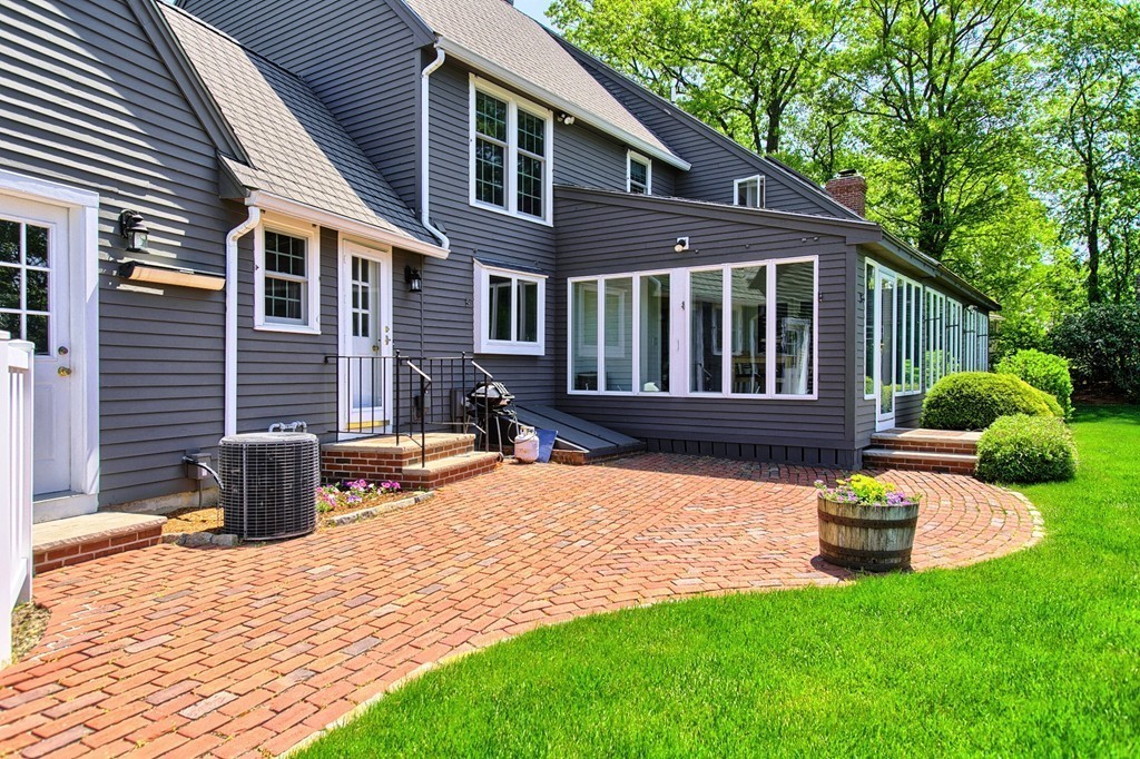 4 Fieldstone Way Haverhill, MA 01830 - Photo 2 of 30 Gallery Image 2