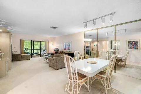 $229,900 | 8320 Casa Del Lago, Unit D, Boca Raton, FL 33433