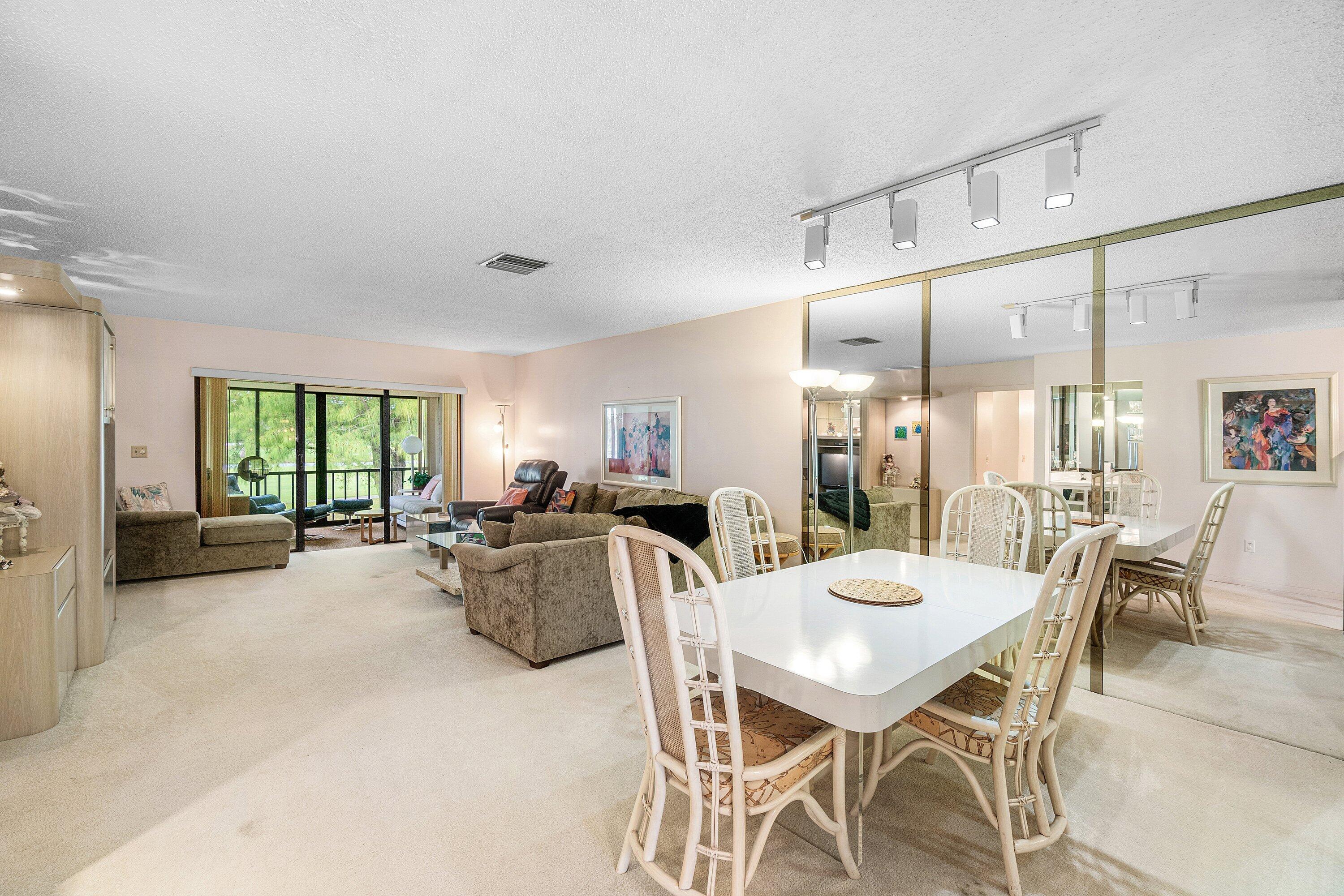 8320 Casa Del Lago, Unit D Boca Raton, FL 33433 - Photo 4 of 29 011-8320CasaDelLago-D-BocaRaton-FL-33433