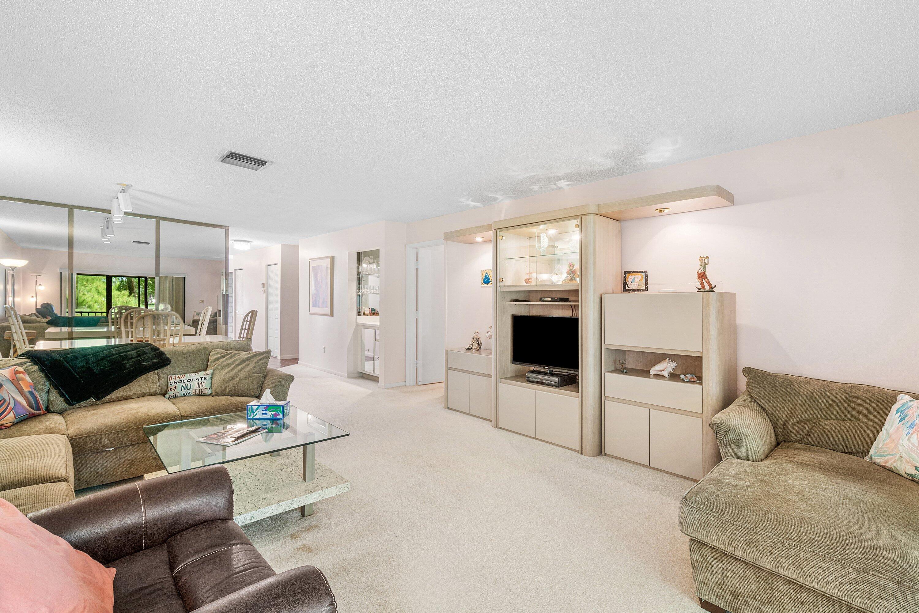 8320 Casa Del Lago, Unit D Boca Raton, FL 33433 - Photo 5 of 29 012-8320CasaDelLago-D-BocaRaton-FL-33433