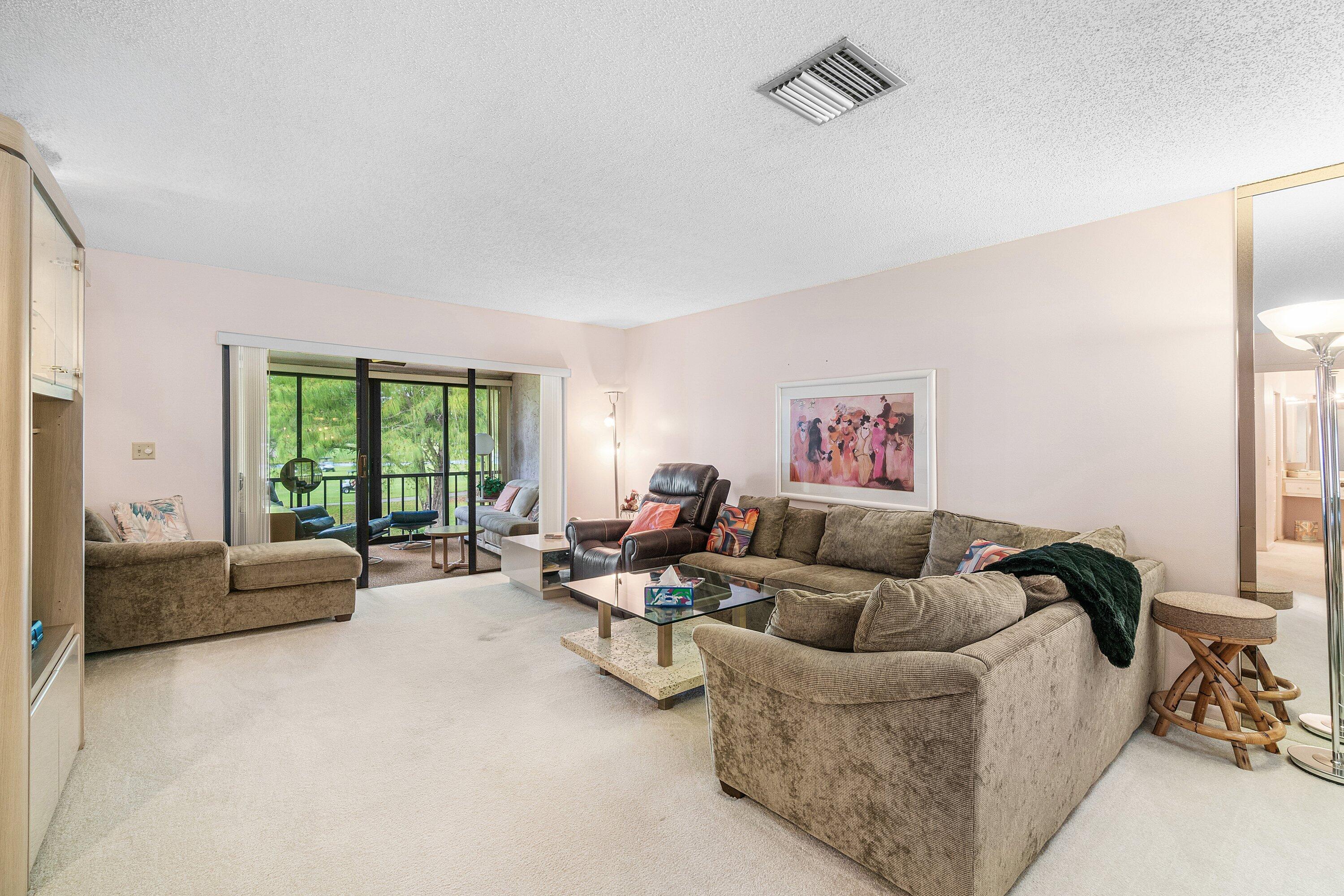 8320 Casa Del Lago, Unit D Boca Raton, FL 33433 - Photo 10 of 29 009-8320CasaDelLago-D-BocaRaton-FL-33433
