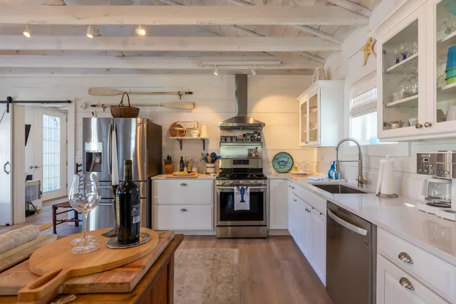 $1,100,000 | 32 Murray Hill Road, Boothbay, ME 04544