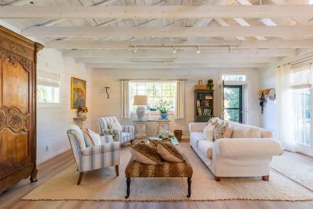 $1,100,000 | 32 Murray Hill Road, Boothbay, ME 04544