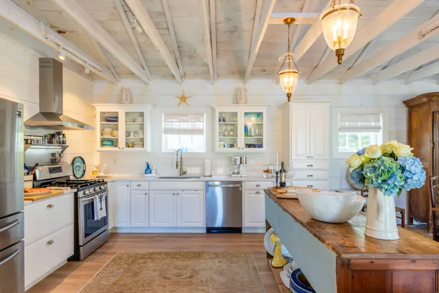 $1,100,000 | 32 Murray Hill Road, Boothbay, ME 04544