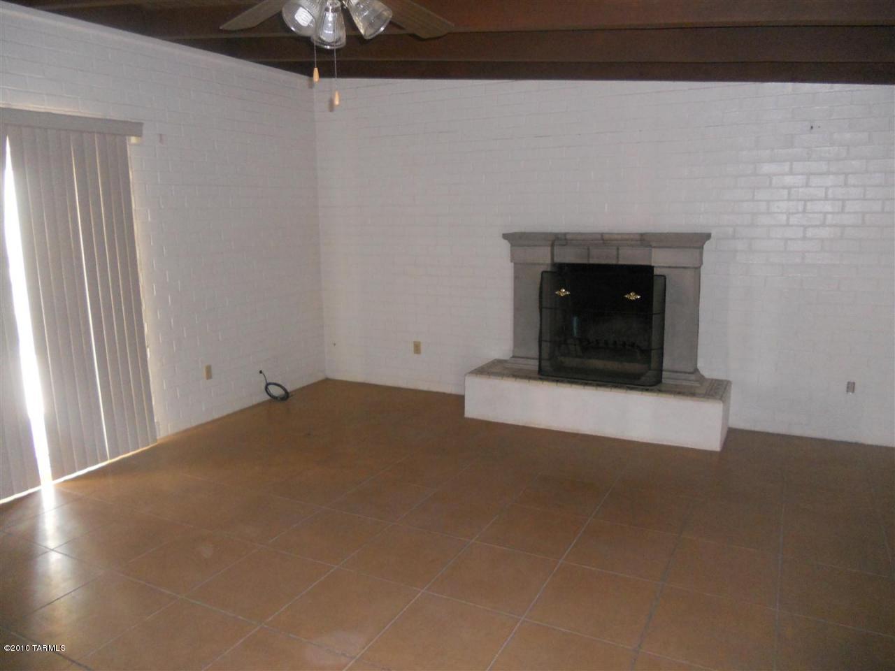 4602 East Fort Lowell Road Tucson, AZ 85712 - Photo 2 of 10