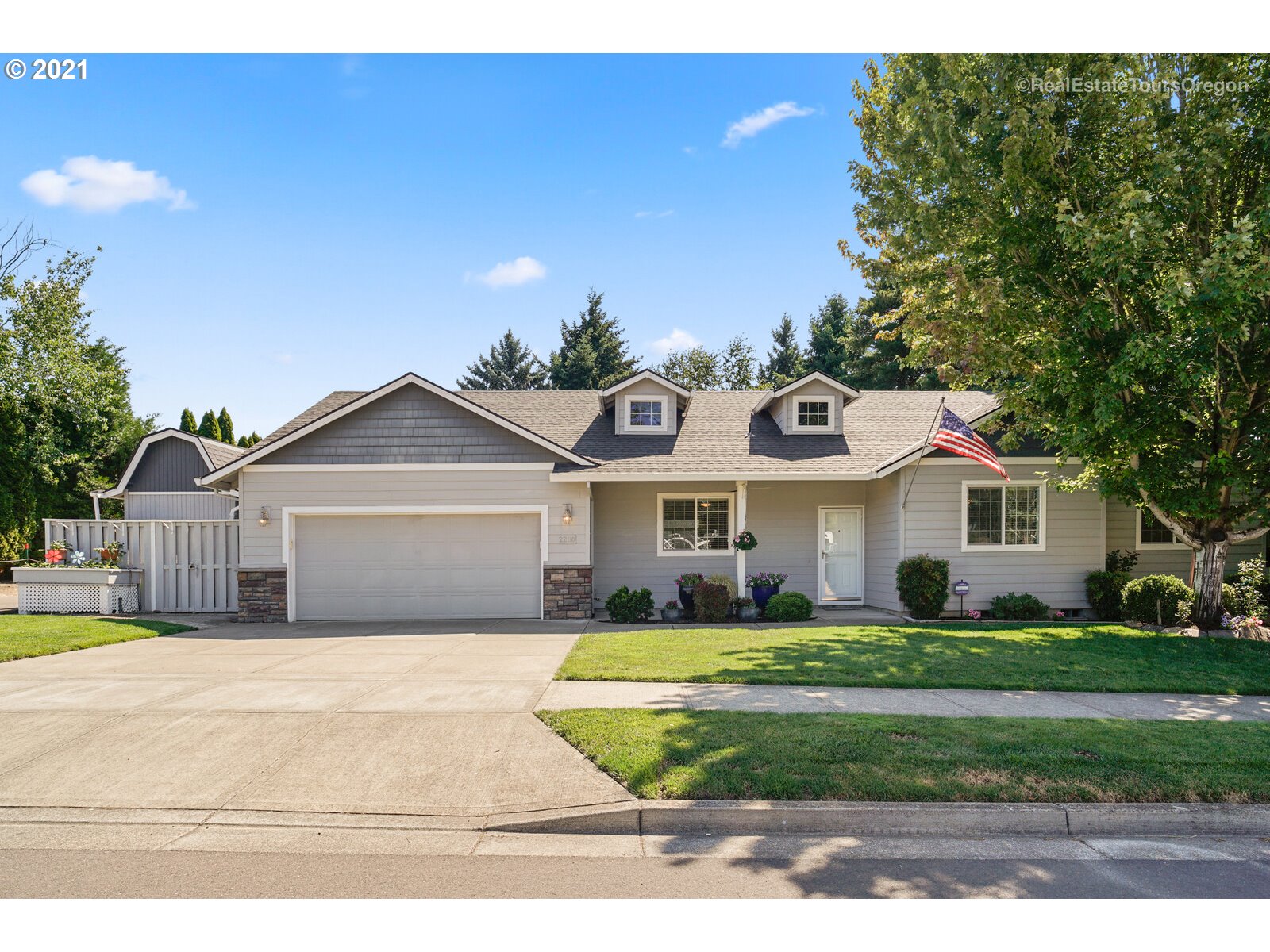 2290 Villa Road Newberg, OR 97132 - Photo 1 of 28 Gallery Image 1