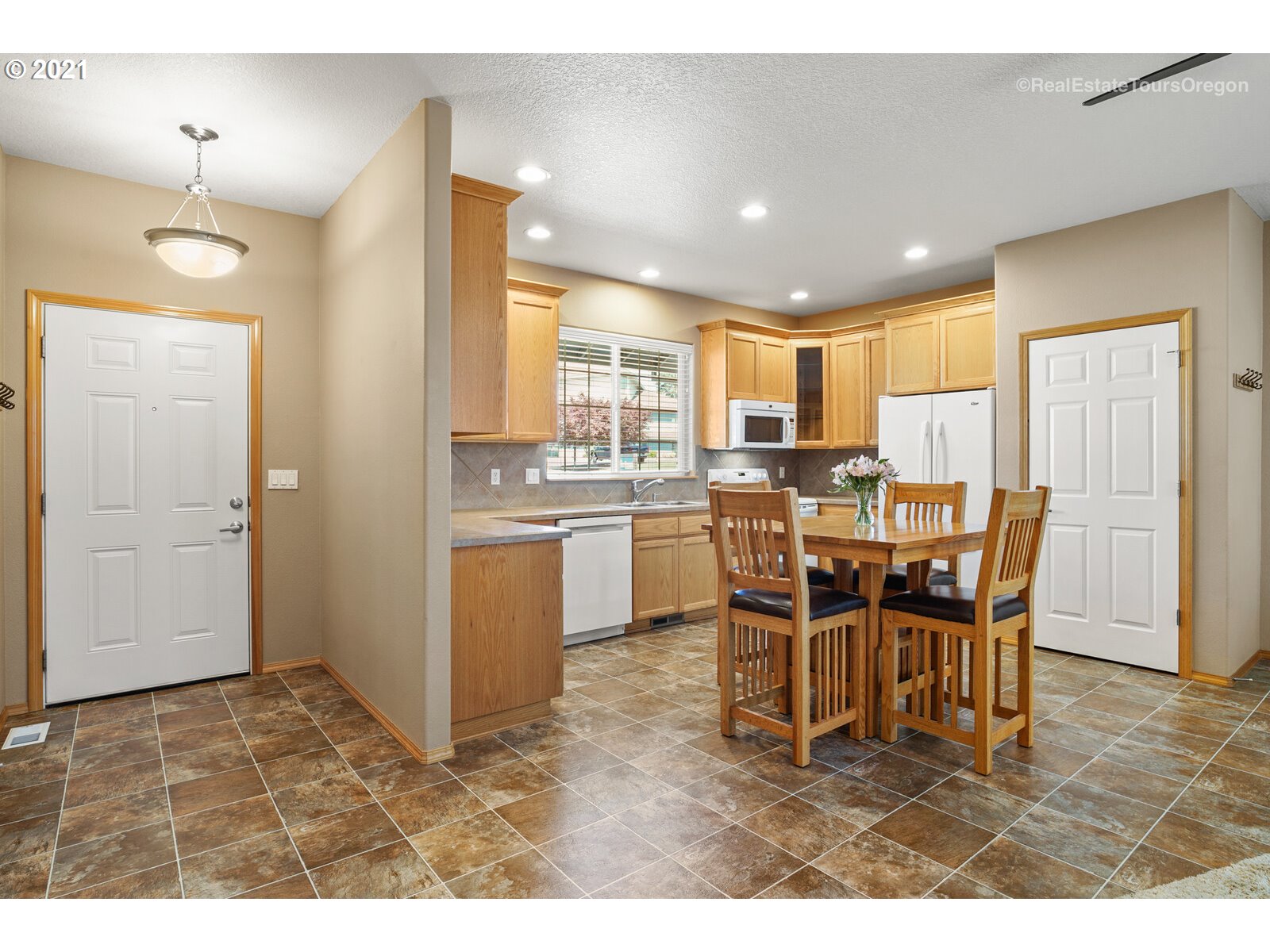 2290 Villa Road Newberg, OR 97132 - Photo 12 of 28 Gallery Image 12