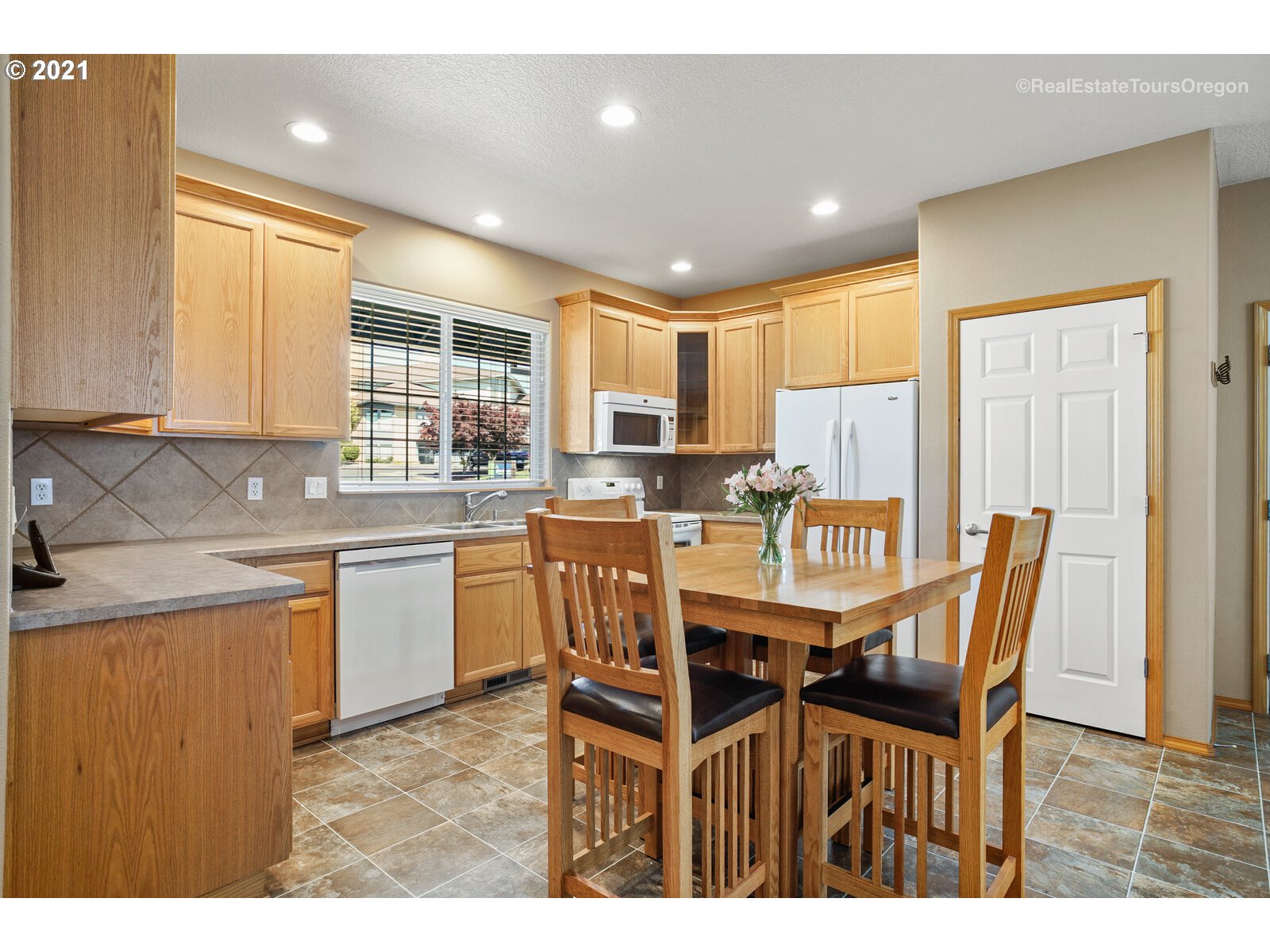 2290 Villa Road Newberg, OR 97132 - Photo 13 of 28 Gallery Image 13