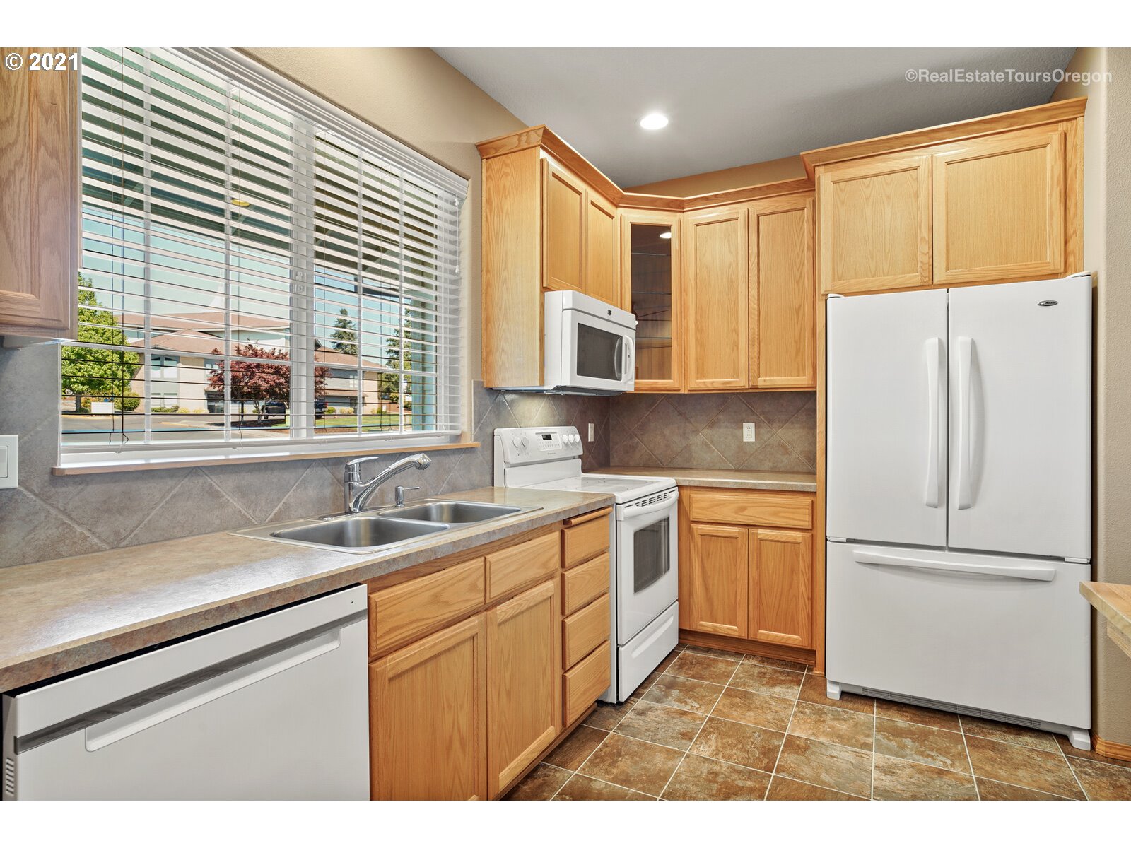 2290 Villa Road Newberg, OR 97132 - Photo 15 of 28 Gallery Image 15