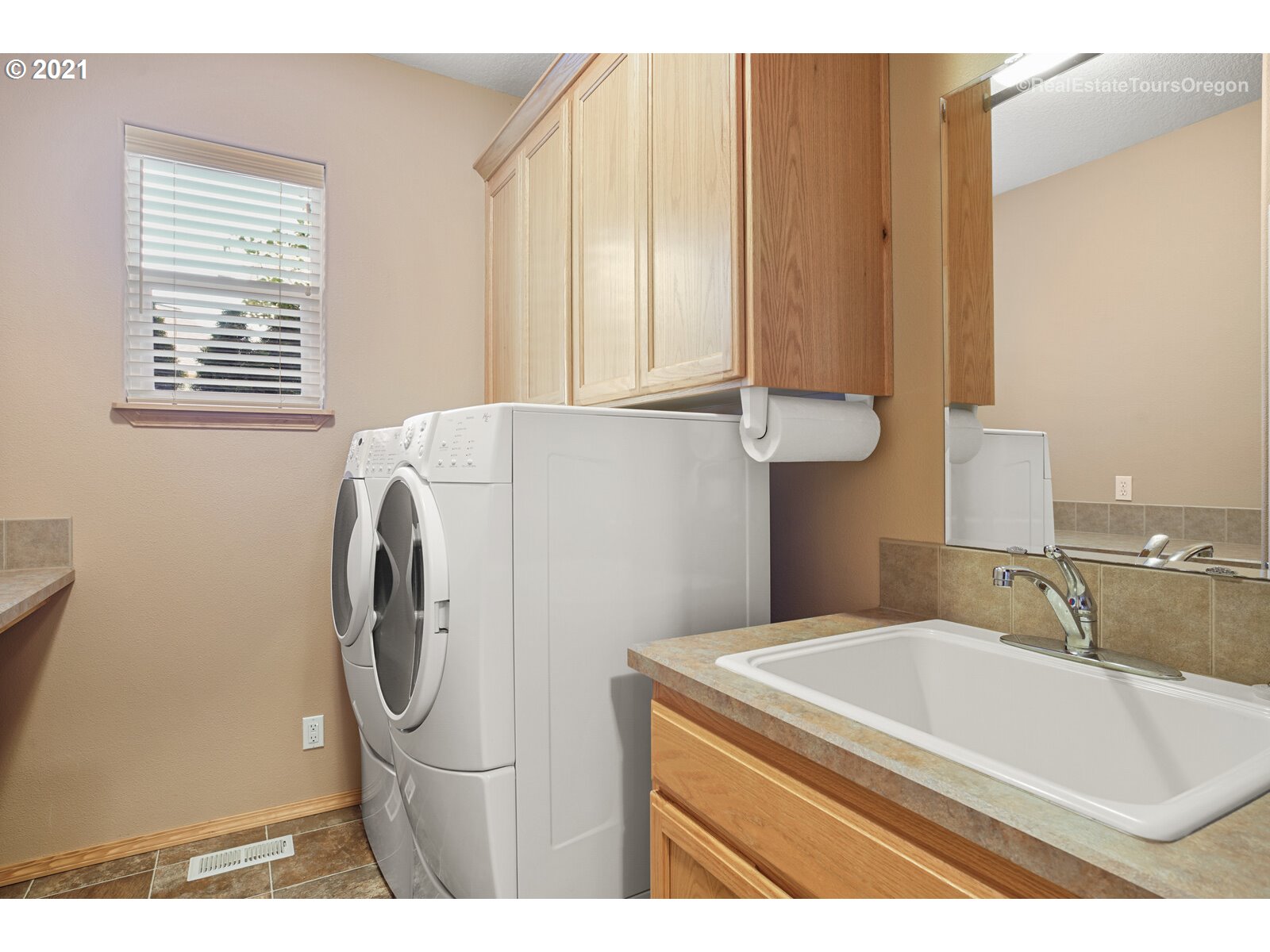 2290 Villa Road Newberg, OR 97132 - Photo 24 of 28 Gallery Image 24