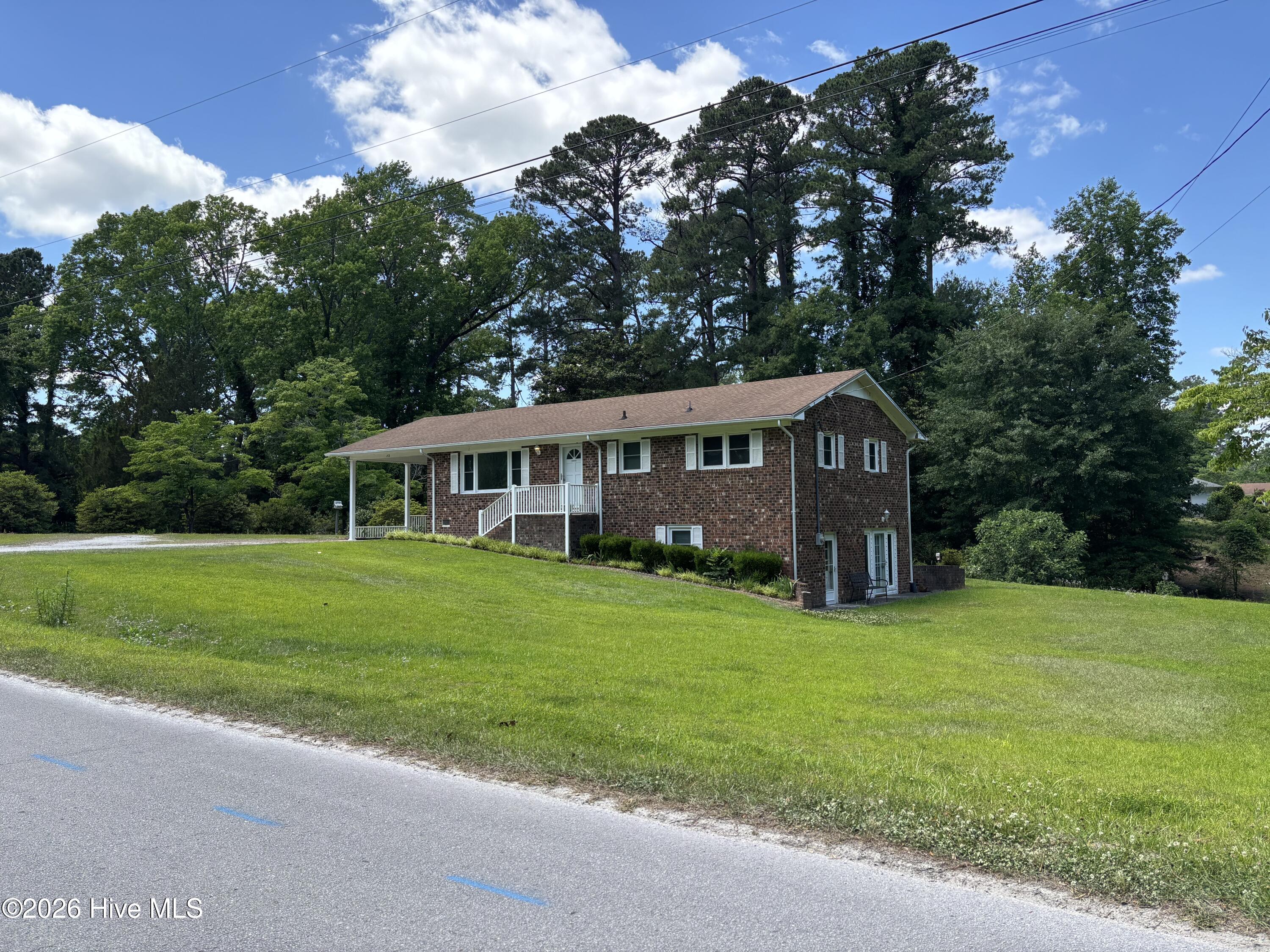 312 Neuse Cliff Road New Bern, NC 28560 - Photo 2 of 56 IMG_9978