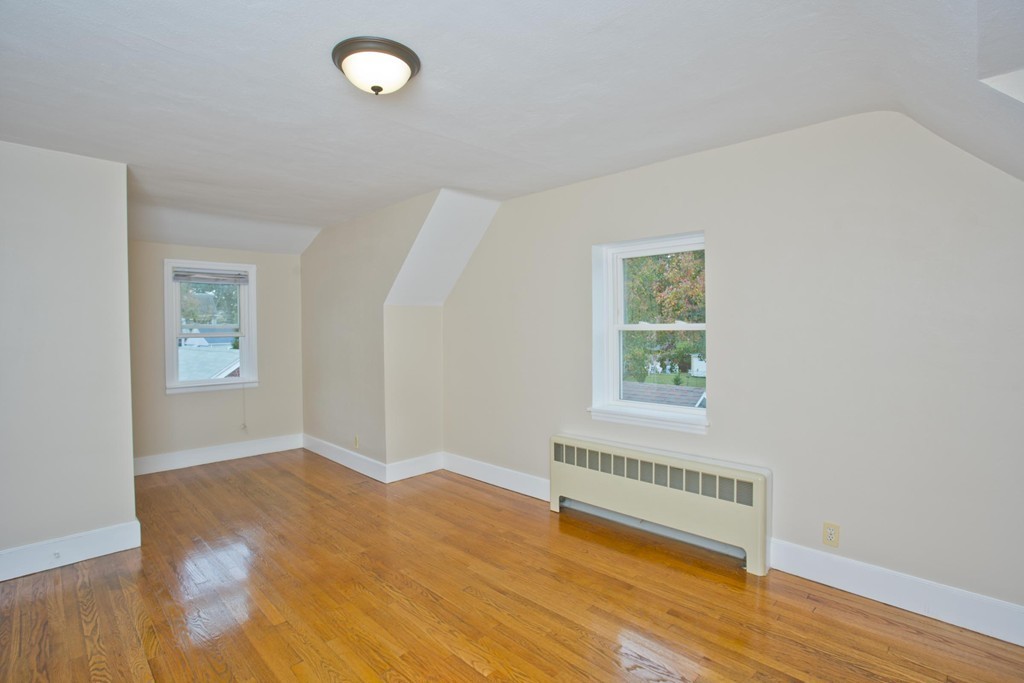 76 Strong Street Springfield, MA 01104 - Photo 16 of 24