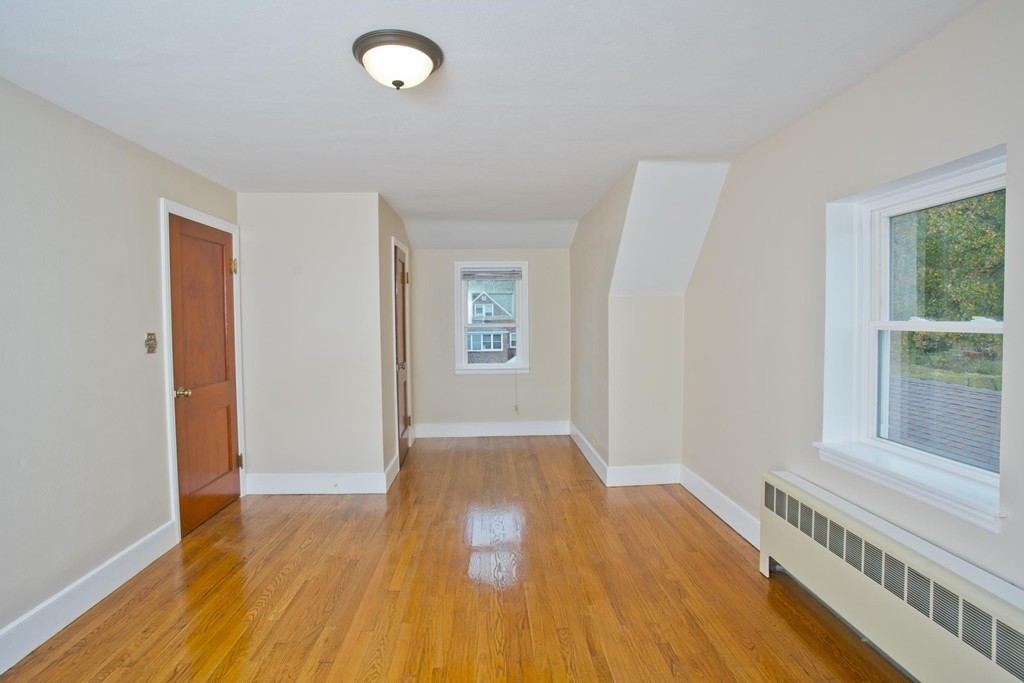 76 Strong Street Springfield, MA 01104 - Photo 17 of 24