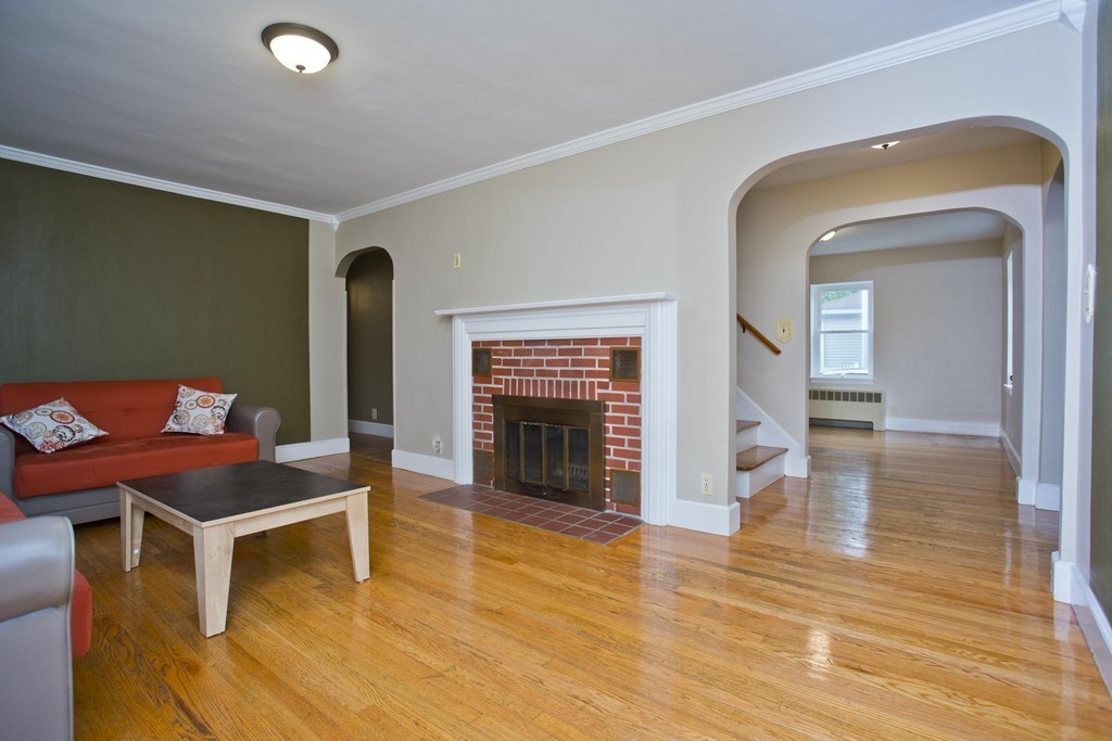 76 Strong Street Springfield, MA 01104 - Photo 6 of 24