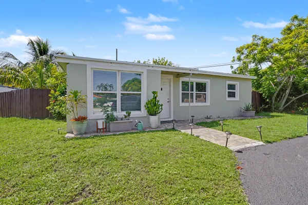 $3,300 | 2480 Northeast 13th Terrace, Pompano Beach, FL 33064