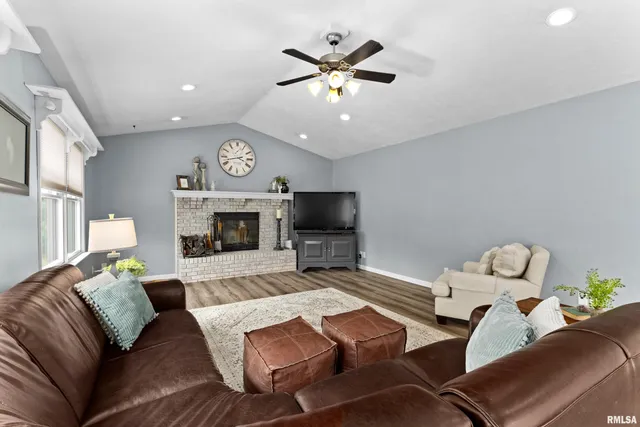 $399,900 | 13628 North Wild Spruce Lane, Chillicothe, IL 61523