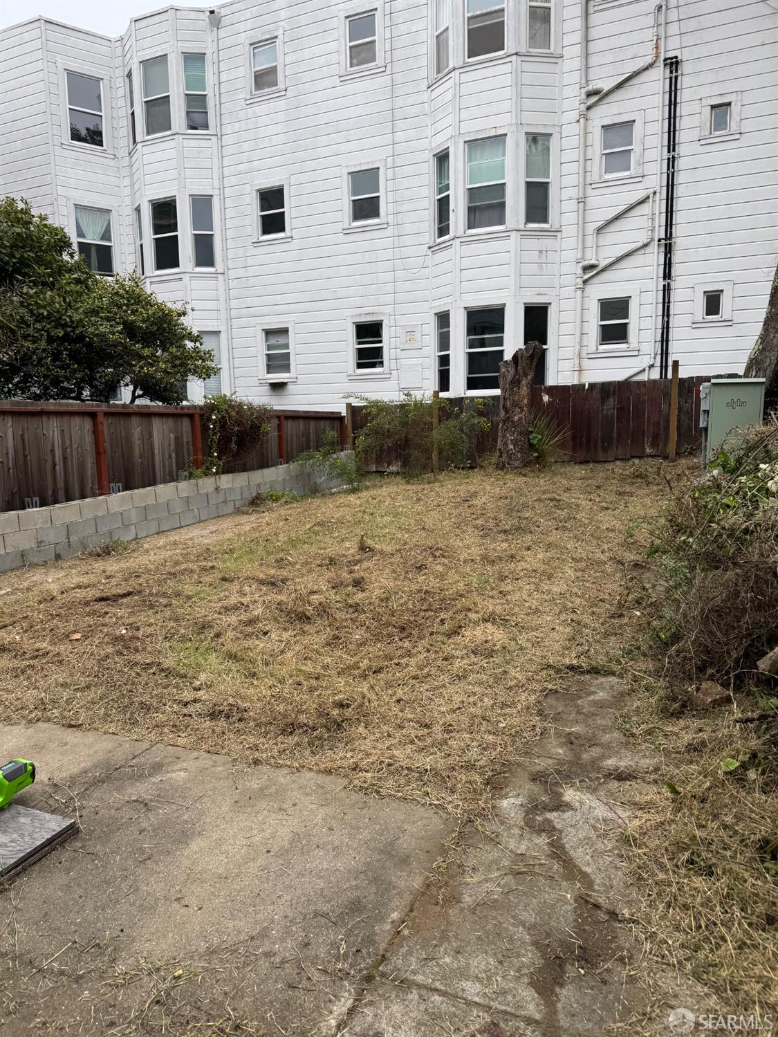 1264 3rd Avenue San Francisco, CA 94122 - Photo 2 of 10 a house view with swimming pool