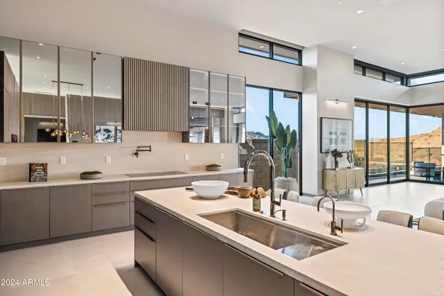 $5,499,000 | 2437 Wren Cv Way, Lake Havasu City, AZ 86406