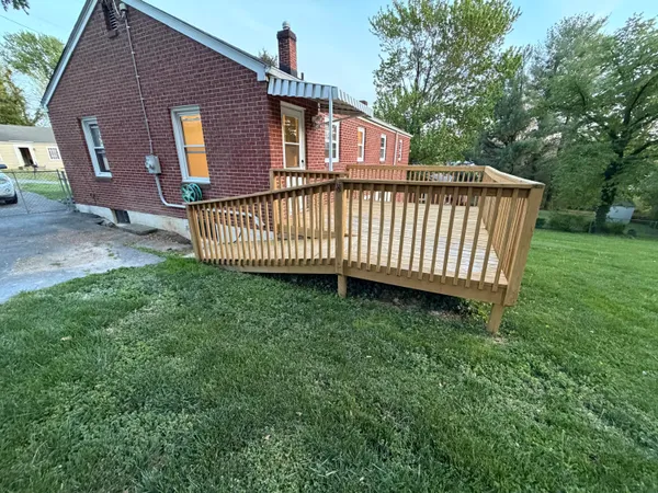 $243,500 | 215 Barnett Road Northwest, Salem, VA 24153