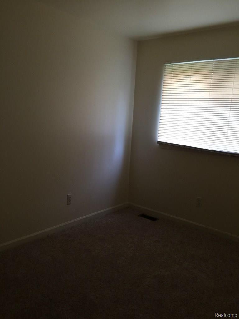 8142 Toepfer Road Warren, MI 48089 - Photo 17 of 23 IMG_0935.jpg
