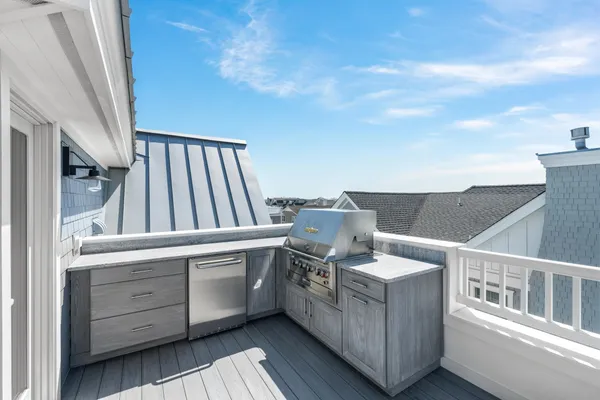 $7,295,000 | 207 120th Street, Stone Harbor, NJ 08247