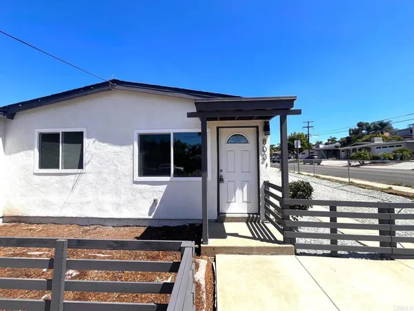 $2,850 | 803 North Citrus Avenue, Vista, CA 92084