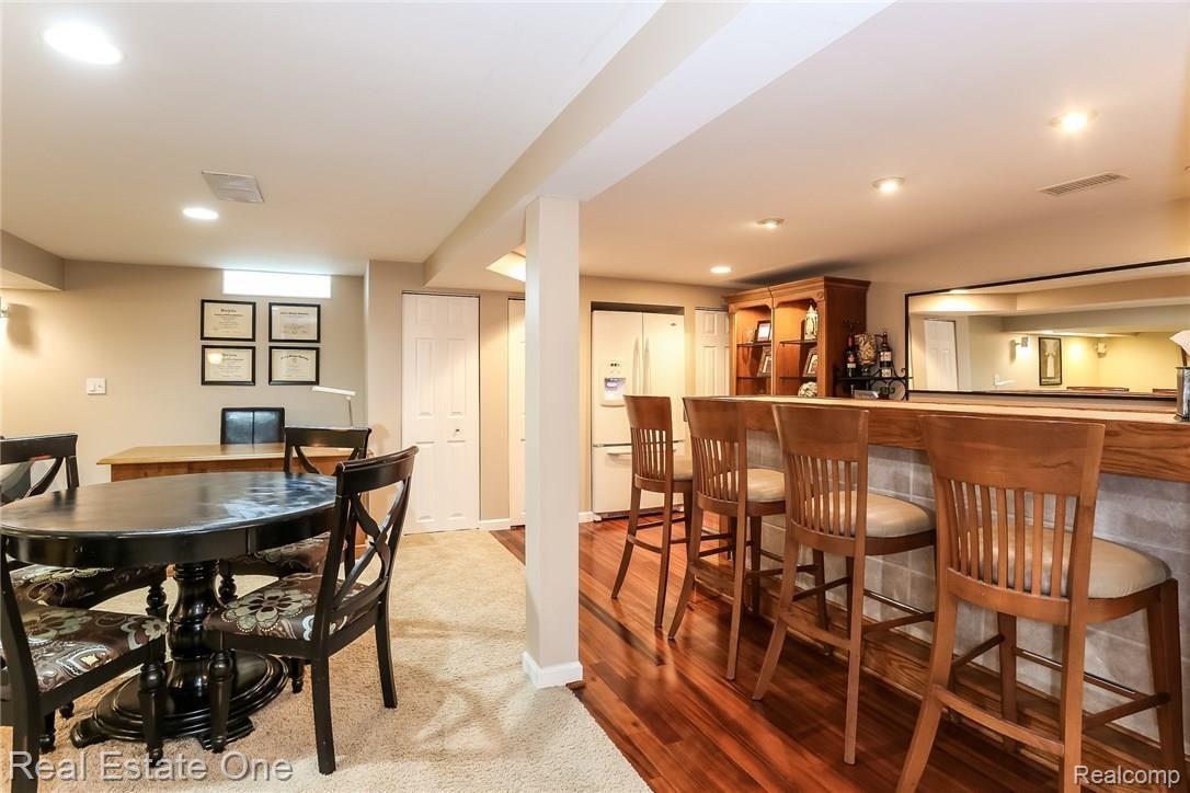 42374 Cherry Hill Road Novi, MI 48375 - Photo 24 of 40 Basement Bar