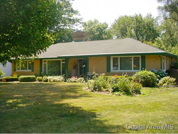 27 Wildwood Road Springfield, IL 62704 - Photo 2 of 22