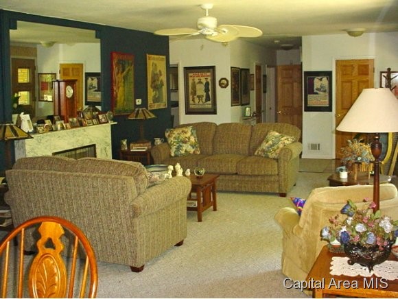 27 Wildwood Road Springfield, IL 62704 - Photo 3 of 22