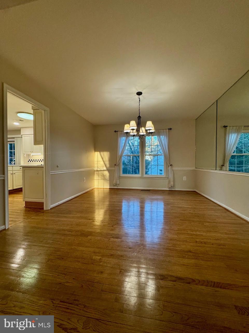 20333 Pleasant Ridge Drive Gaithersburg, MD 20886 - Photo 3 of 26