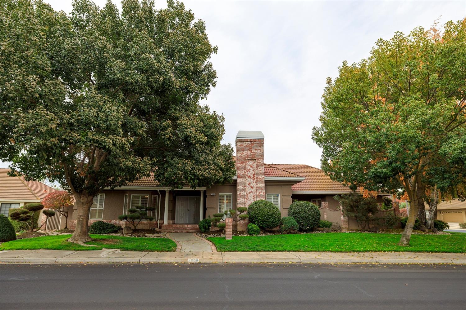 Welcome to 3808 Marsala Way in Modesto. Spacious 3 bedroom 3 bath and 2814 square feet. THERE ARE TWO MASTER SUITES!!!