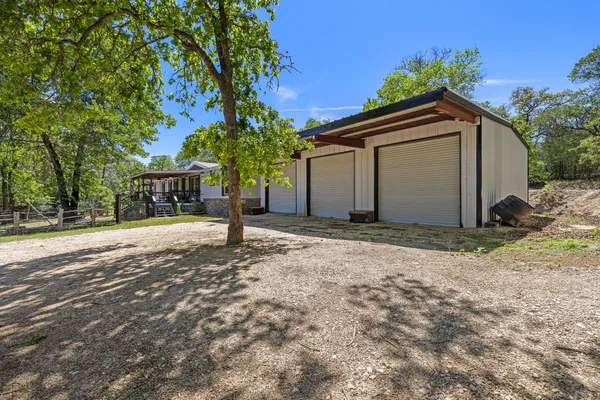$725,000 | 541 Hidden Oaks Drive, Elgin, TX 78621