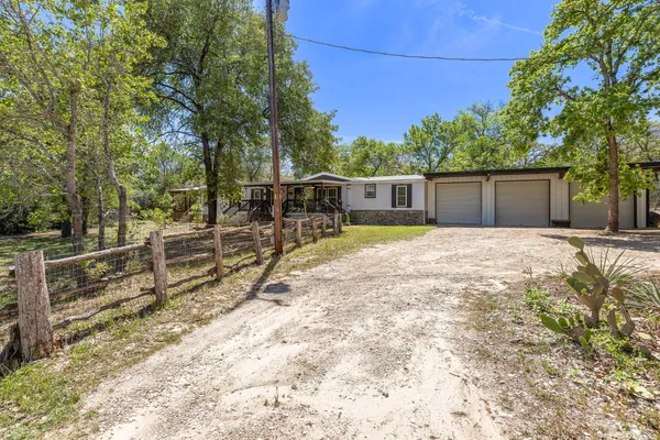 $725,000 | 541 Hidden Oaks Drive, Elgin, TX 78621