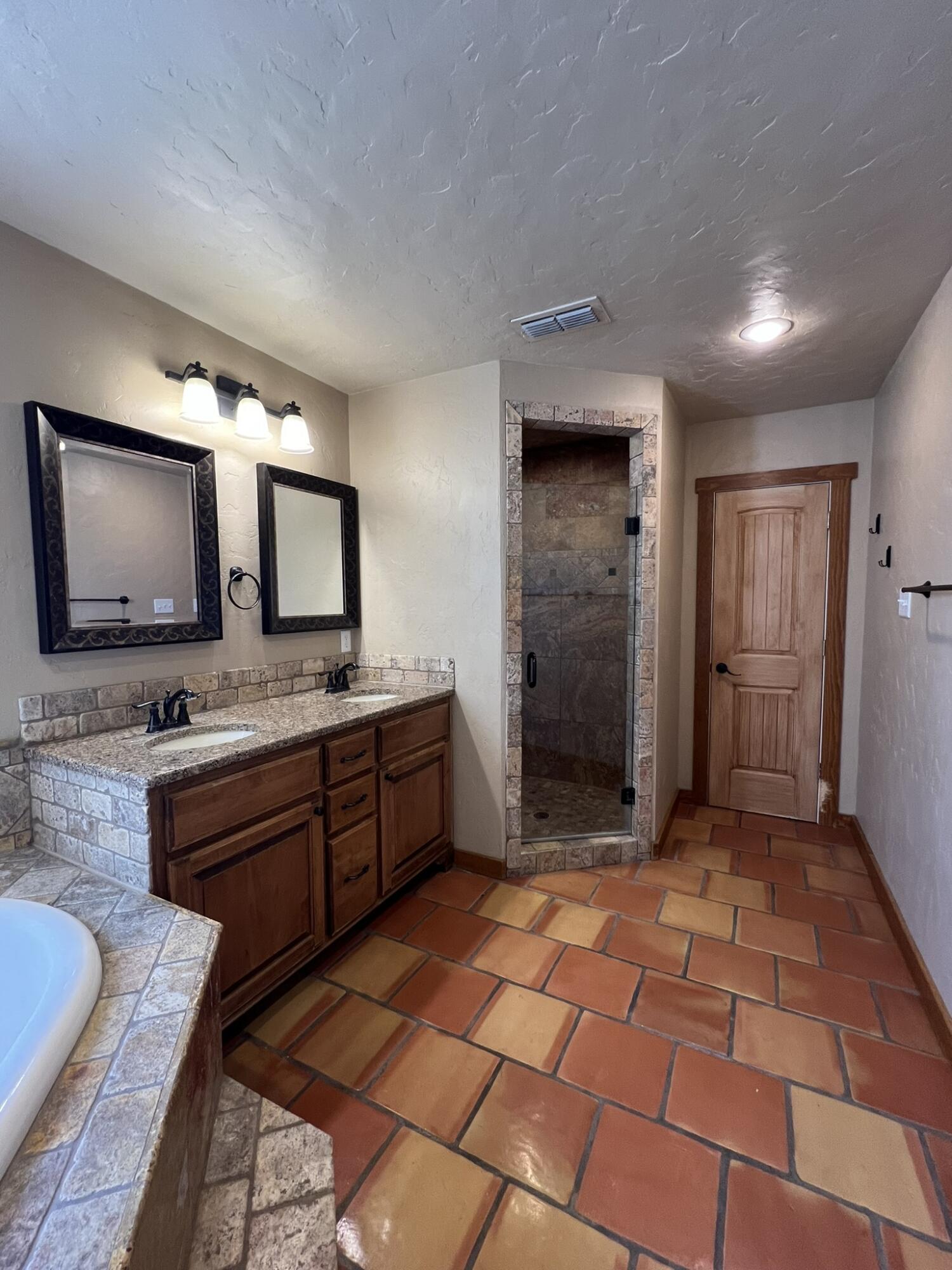 6515 15th Drive Lubbock, TX 79416 - Photo 12 of 27 IMG_0092