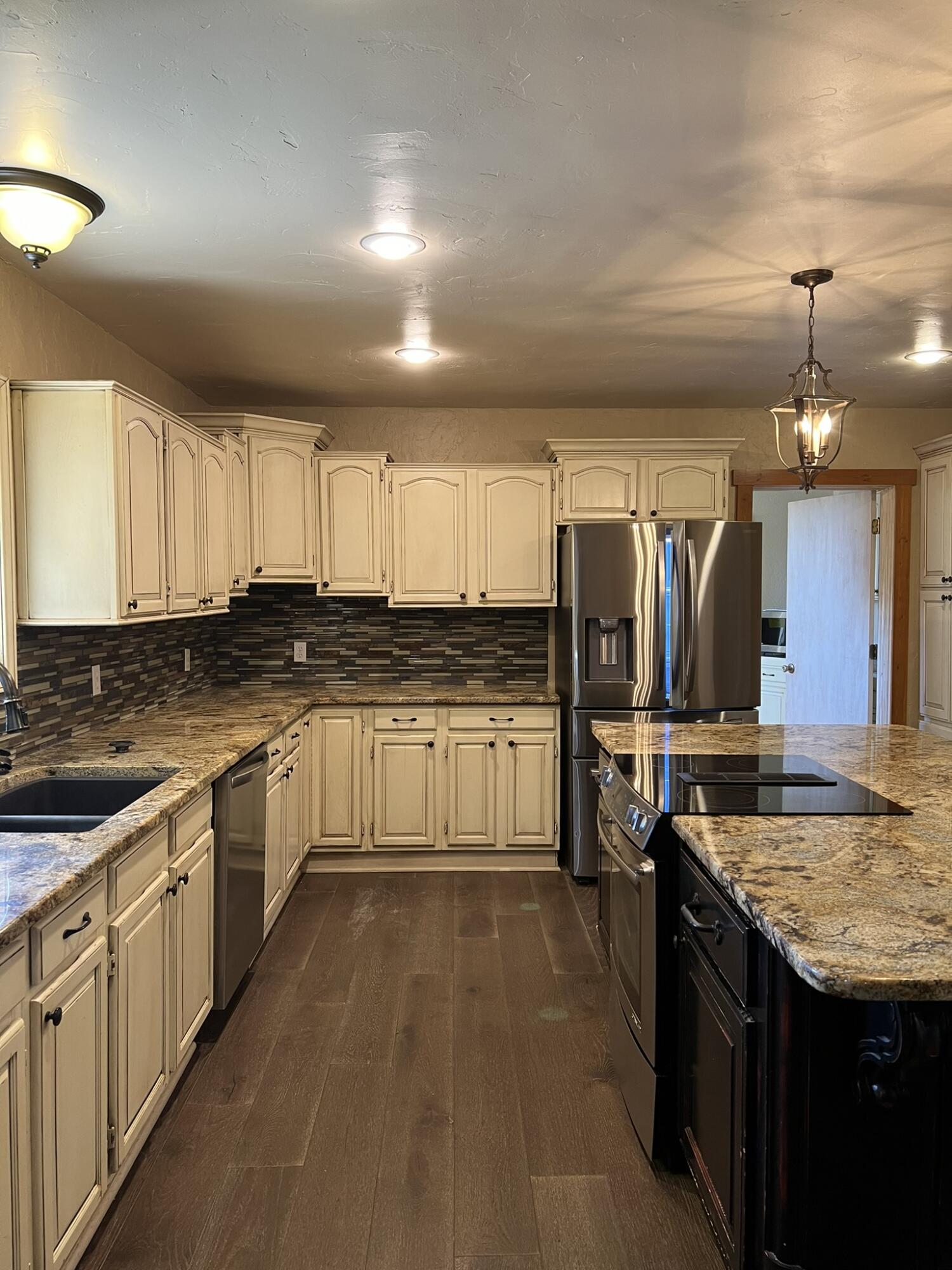 6515 15th Drive Lubbock, TX 79416 - Photo 8 of 27 IMG_0038