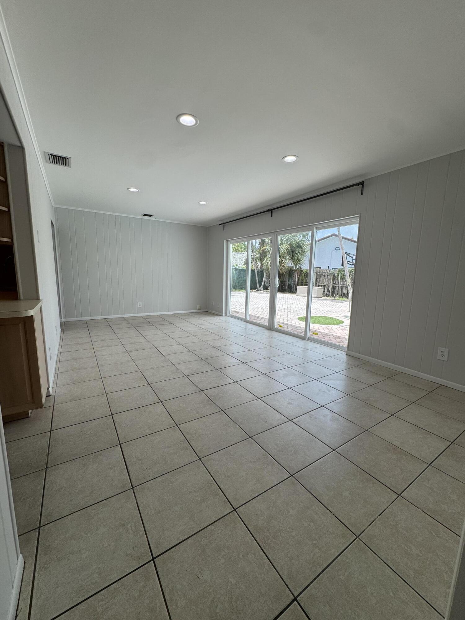 497 West Conference Drive Boca Raton, FL 33486 - Photo 12 of 25 IMG_7295