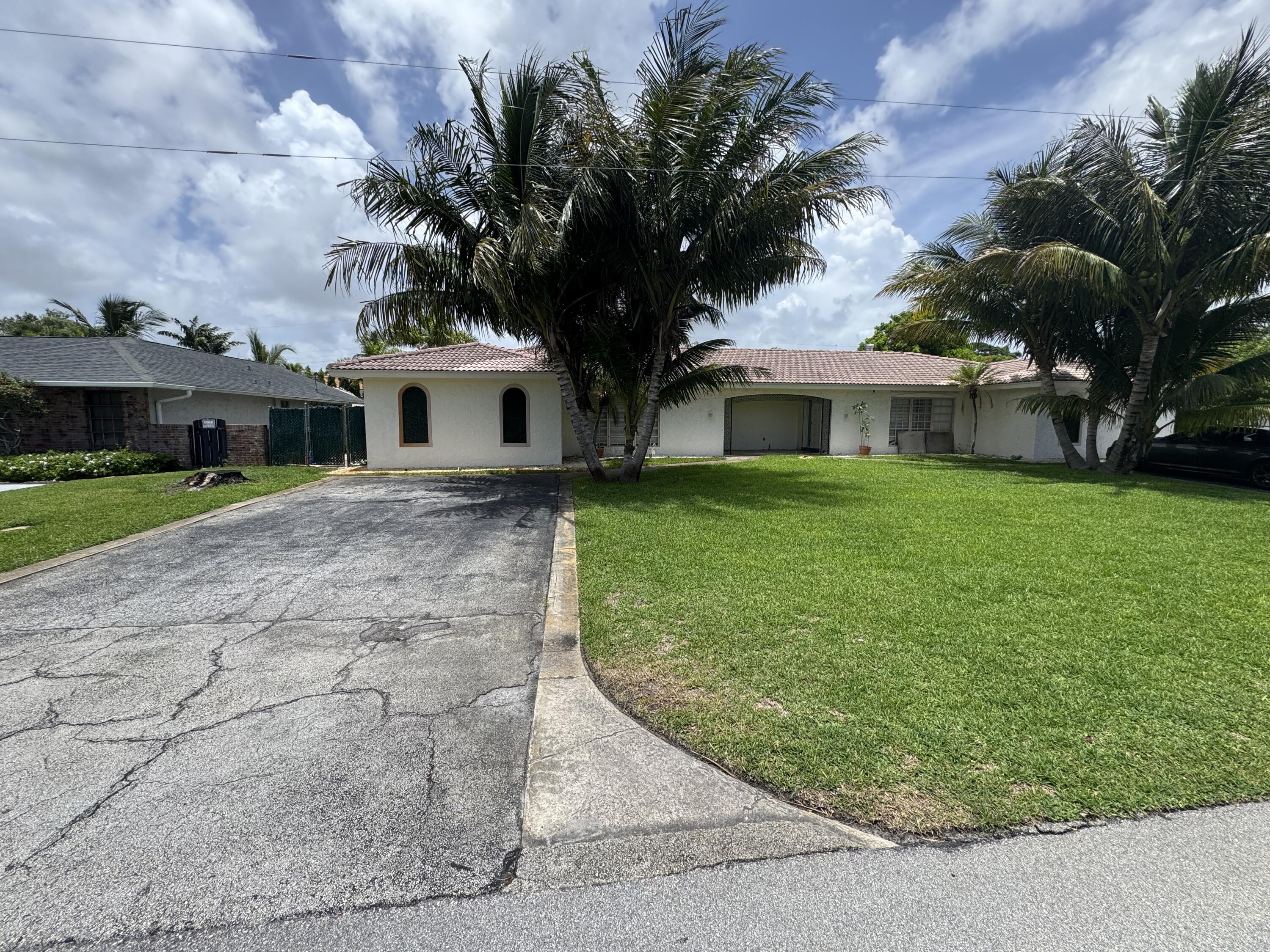 497 West Conference Drive Boca Raton, FL 33486 - Photo 3 of 25 IMG_7286