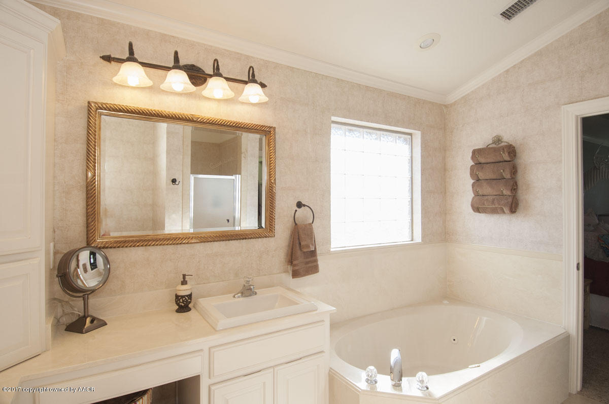 6919 Thunder Road Amarillo, TX 79119 - Photo 23 of 38 MASTER BATH VIEW 3
