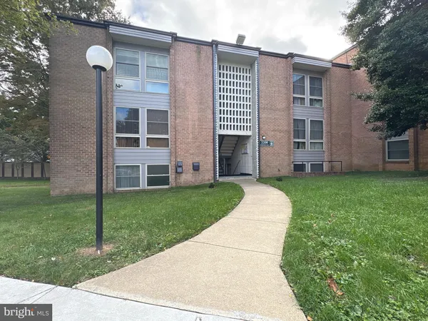 $179,900 | 2200 Greenery Lane, Unit 10123, Silver Spring, MD 20906